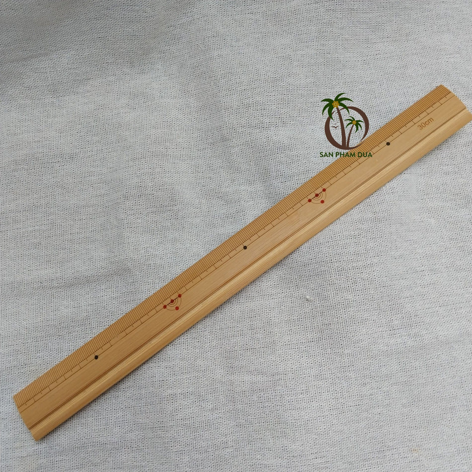 Kommer snart - Lineal fremstillet af bambus